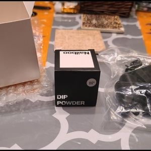 Nailboo Build powder(unsealed) and nail clips